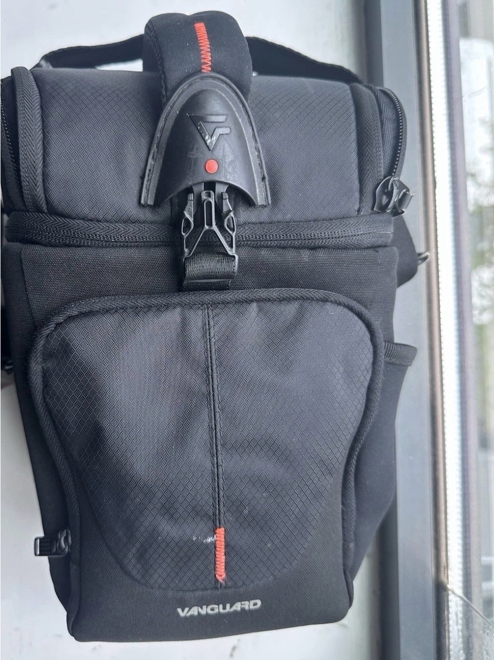 Vanguard UP-RISE 16Z Camera Zoom Bag Holster Case with Rain Cover
